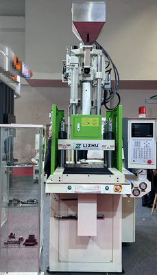 2000T Vertical Injection Molding Machine con tavolo retrattile